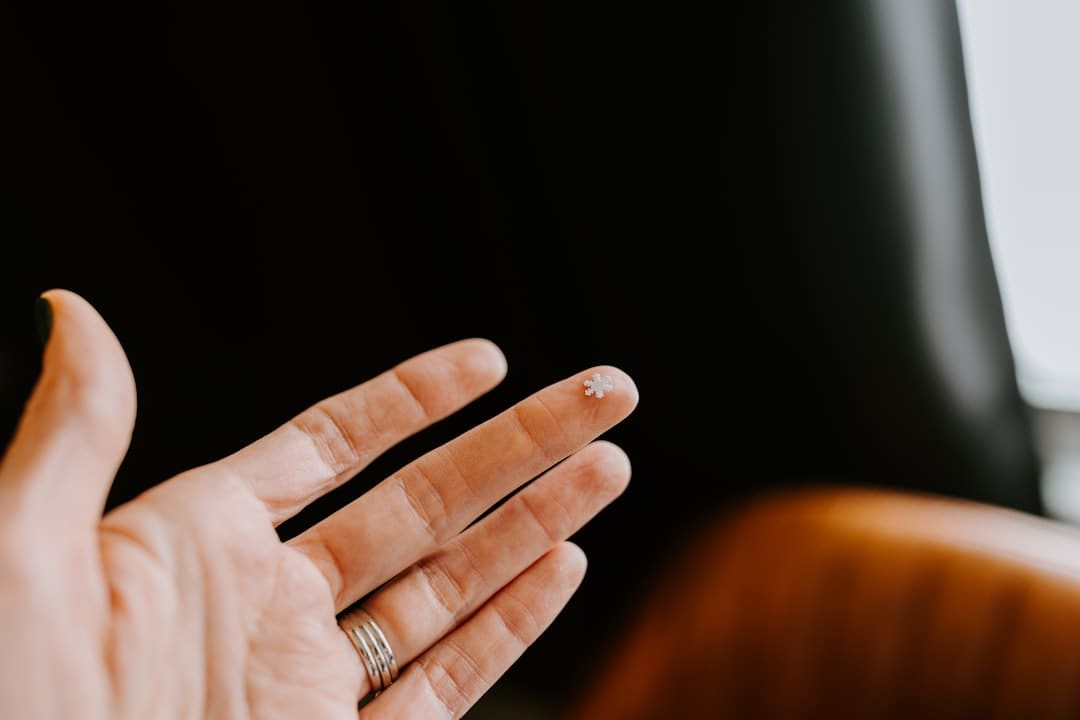 向佐感谢郭碧婷看护家庭 晒两个孩子视频相片